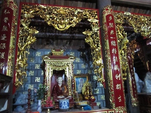 Ngôi chùa gồm 5 gian tiền đường, 3 gian hậu cung, tổng diện tích 438m2.